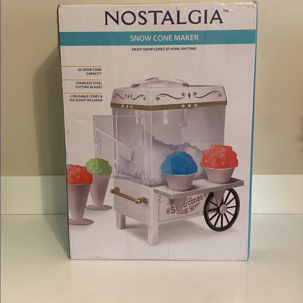 NOSTALGIA OLD FASHION SNOW CONE MAKER/ICE SHAVER MACHINE NEW OPENED BOX
